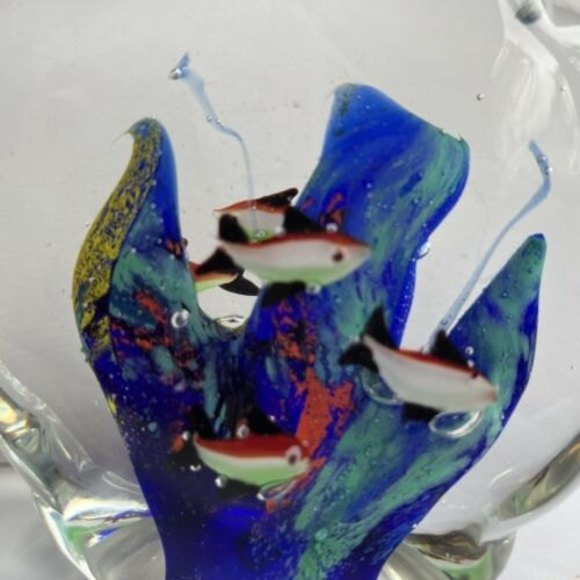 Vintage Murano Style Glass Shell Aquarium Paperweight with Fish 5” 3 Lbs - Picture 4 of 8
